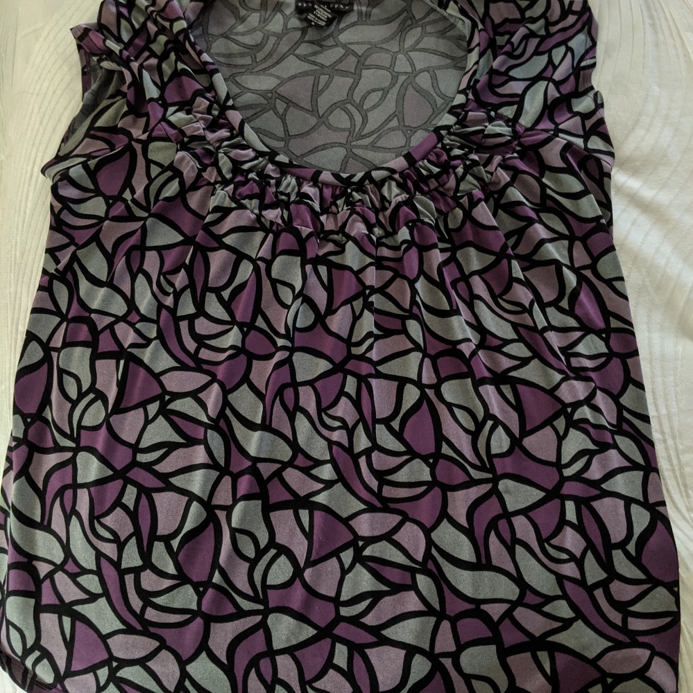 Women's stretchy blouse.
